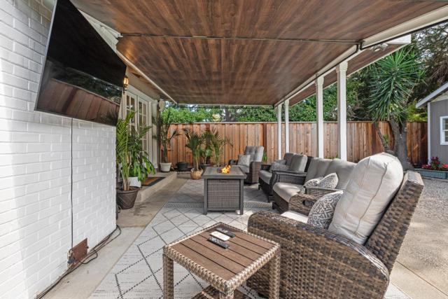 920 Stony Hill Road, Redwood City CA: https://media.crmls.org/mediaz/bbb327e7-b8ba-4766-9718-06aadeb27bcb.jpg
