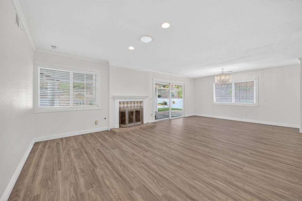 11225 Madrigal St - photo 10