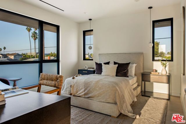 12806 Admiral Avenue, Los Angeles CA: https://media.crmls.org/mediaz/bbb41ff3-8131-4c7f-8d01-705a2ed7e3e4.jpg