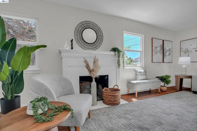 Image 10 of 36 For 16188 Yale Ave