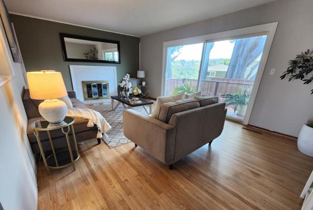20 Tioga Way, Belmont CA: https://media.crmls.org/mediaz/bbb4c6a6-89a0-47c6-b400-27280db5880f.jpg