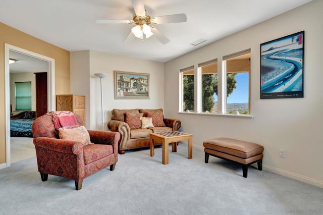 2106 Zachary Gln, Escondido CA: https://media.crmls.org/mediaz/bbb4cd73-da2b-4cf3-8edc-241088ffc932.jpg