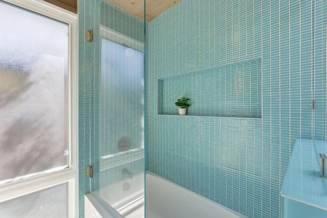 Image 33 of 53 For 943 Trophy Drive