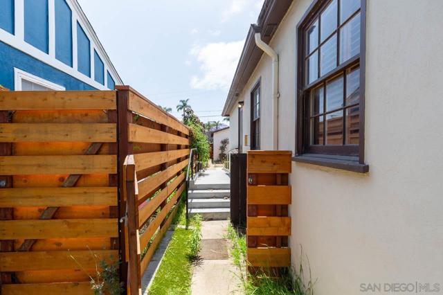 231 E, Coronado CA: https://media.crmls.org/mediaz/bbb5c203-dec3-4adf-a2b3-eaf23a2085e3.jpg
