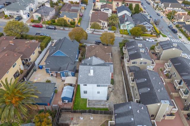 739 W Franklin Street, Monterey CA: https://media.crmls.org/mediaz/bbb5c24b-94ec-42f4-84d2-076b4d070ca3.jpg