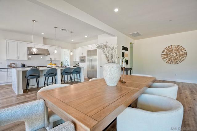 16350 Sage Trails Ct, Poway CA: https://media.crmls.org/mediaz/bbb6397a-613e-4d36-9b06-3eeaf082d527.jpg