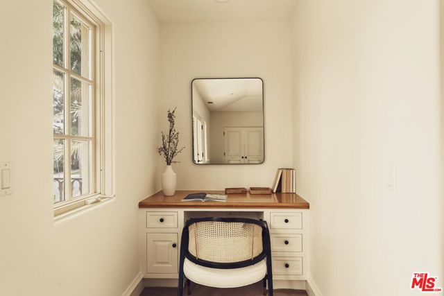 223 24th Street, Santa Monica CA: https://media.crmls.org/mediaz/bbb6bfbc-881b-4f6b-af94-2a19002c2232.jpg