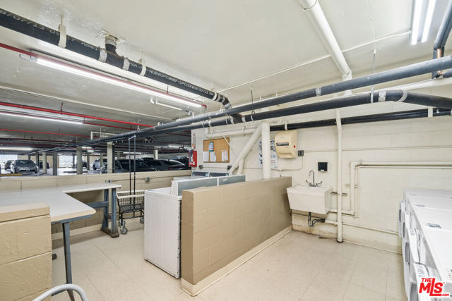 2929 Waverly Drive, Los Angeles CA: https://media.crmls.org/mediaz/bbb79ddd-7b18-4d9d-aeb2-e66c3c4fa1f3.jpg