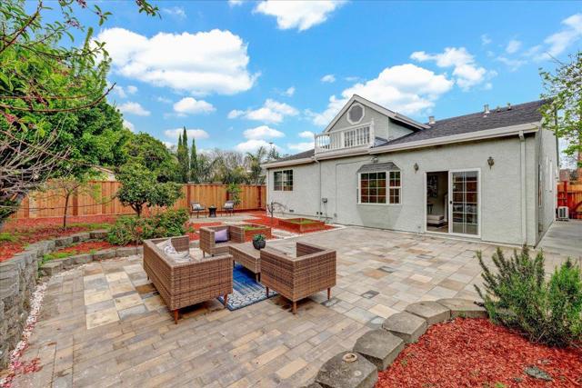 824 Acacia Avenue, Sunnyvale CA: https://media.crmls.org/mediaz/bbb7b765-c6ed-49aa-b4a2-60d1a9b7f958.jpg