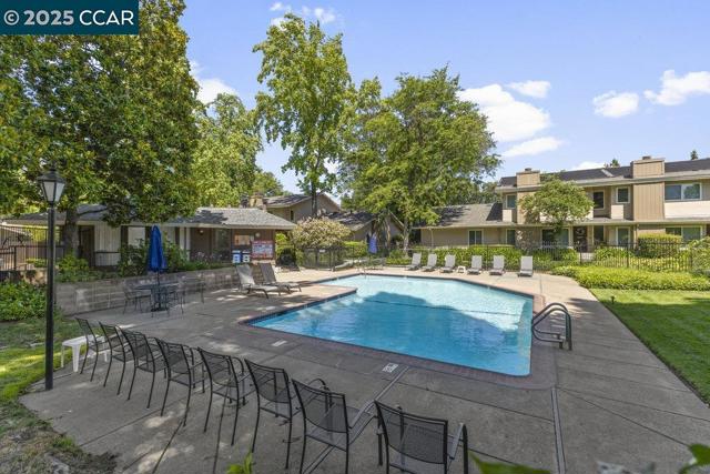 2408 Westcliffe Ln, Walnut Creek CA: https://media.crmls.org/mediaz/bbb86714-ad4d-4193-b997-ad71893feac1.jpg