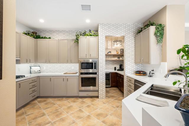 78975 Breckenridge Drive, La Quinta CA: https://media.crmls.org/mediaz/bbb87268-9e50-4744-8825-77be2e609f88.jpg
