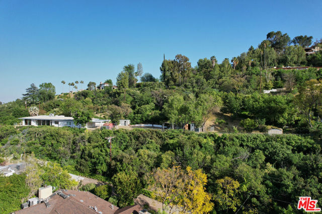 4571 N Gable Drive, Encino CA: https://media.crmls.org/mediaz/bbb89e6d-4e12-44a8-b8ad-120b57f7fc28.jpg