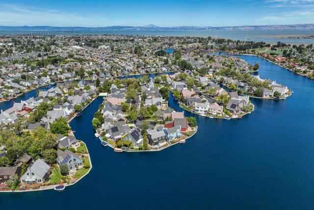 604 Waterbury, Foster City CA: https://media.crmls.org/mediaz/bbb8ccf3-4f60-42dd-941b-b63c7c9d9a9e.jpg