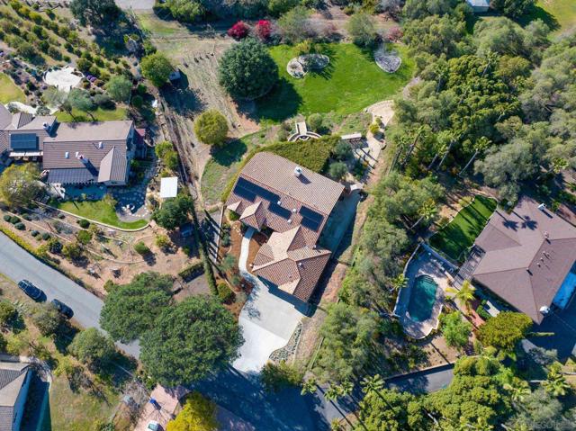2610 Sunset Hills, Escondido CA: https://media.crmls.org/mediaz/bbb91ed7-b010-4380-8e1c-2db73ecd42e5.jpg