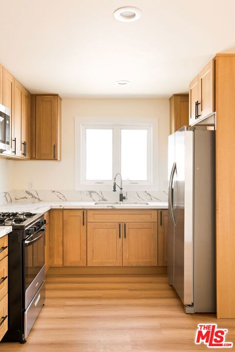 340 S Avenue 56, Los Angeles CA: https://media.crmls.org/mediaz/bbb92d01-a689-4635-9dcd-eb80e42dffb8.jpg