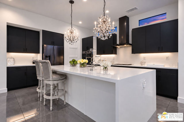 141 Blue Moon Drive, Palm Springs, CA 92262