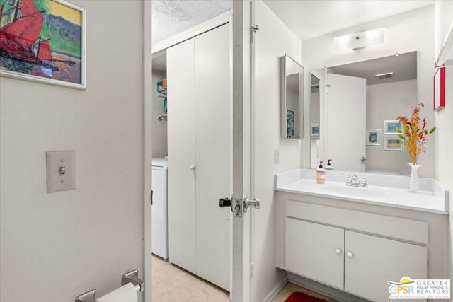 6134 Arroyo Road, Palm Springs CA: https://media.crmls.org/mediaz/bbba0a0b-c350-46c8-bb0e-aff20a13e677.jpg