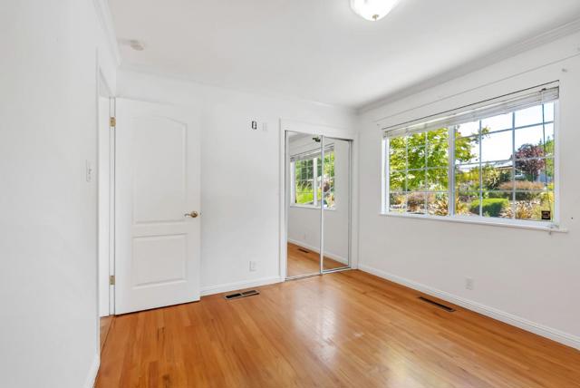 17 Muth Drive, Orinda CA: https://media.crmls.org/mediaz/bbba2bd3-ea9f-426c-8865-c4566b6817d1.jpg