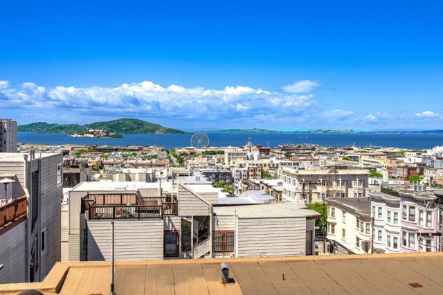 806810 Union Street, San Francisco CA: https://media.crmls.org/mediaz/bbba5c14-6643-4ed1-bb3f-bc7dac69028b.jpg