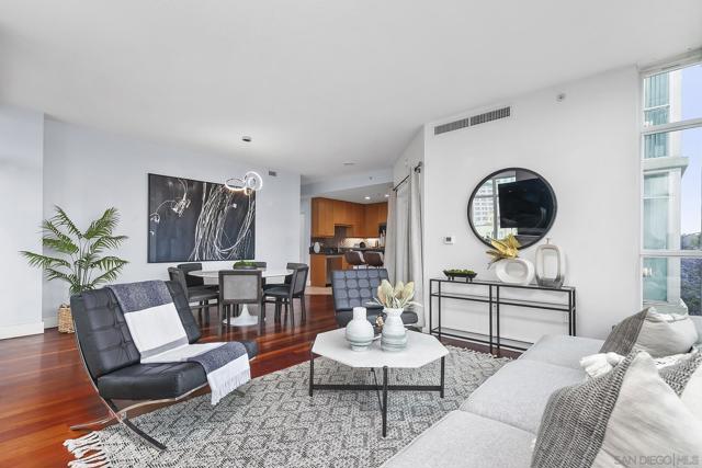 850 Beech St, San Diego CA: https://media.crmls.org/mediaz/bbba8e5e-2611-4103-ba39-4014c4584c36.jpg