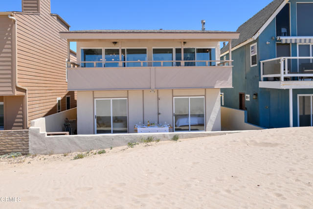 1905 Ocean Drive, Oxnard CA: https://media.crmls.org/mediaz/bbbad3cd-d3d1-4012-a4c1-6ba5e2aab297.jpg