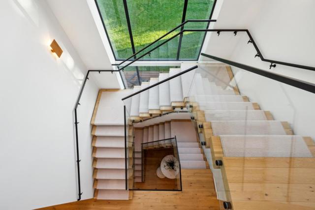 855 Darrell Road, Hillsborough CA: https://media.crmls.org/mediaz/bbbb29b7-e943-40e4-932f-6aaca9c1f42b.jpg