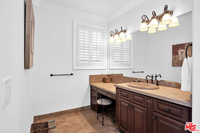 14933 Sutton Street, Sherman Oaks CA: https://media.crmls.org/mediaz/bbbbbf94-3053-492c-8a6d-e99812774213.jpg