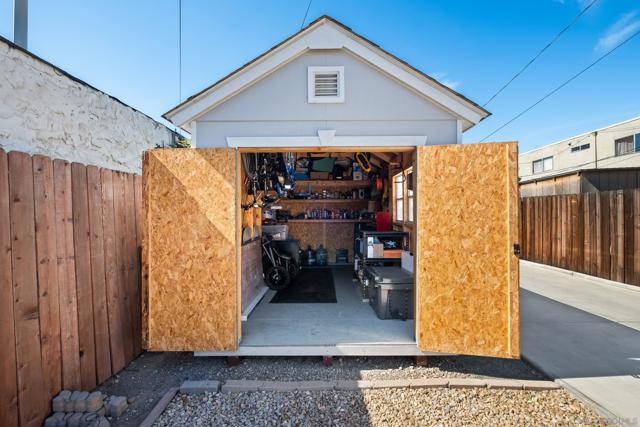 3809 Van Dyke Ave, San Diego CA: https://media.crmls.org/mediaz/bbbbc35a-8f6d-4381-b328-f50edc788606.jpg