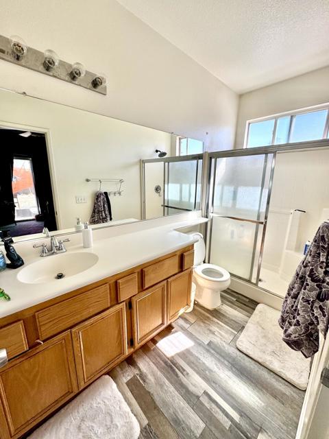 40567 Broadmoor Drive, Indio CA: https://media.crmls.org/mediaz/bbbc0725-2689-49ca-8bc8-3f5420f2220f.jpg