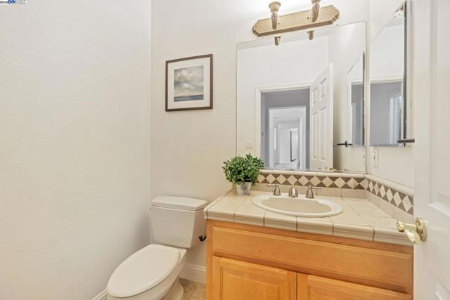 135 Cara Ct, Walnut Creek CA: https://media.crmls.org/mediaz/bbbcd989-0087-4f8b-81dc-9a716feae300.jpg