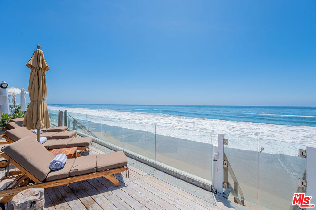 23620 Malibu Colony Road — architectural residence