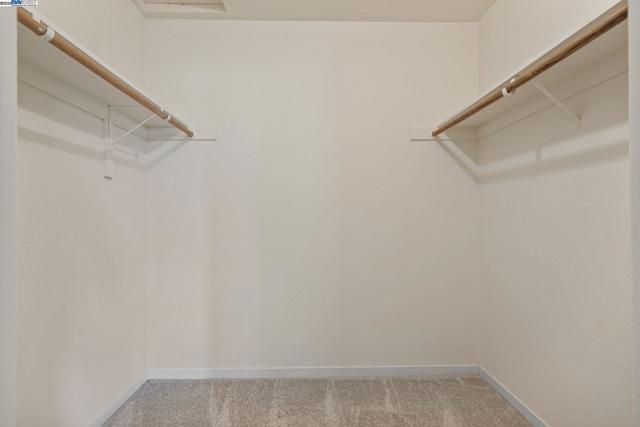 642 Centre Ct, Alameda CA: https://media.crmls.org/mediaz/bbbd93cb-5cc8-4f8b-a054-c95cce90add2.jpg