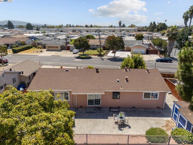2435 Catalpa Way, Hayward CA: https://media.crmls.org/mediaz/bbbe26b2-1ac6-4191-b312-1baf4194e259.jpg