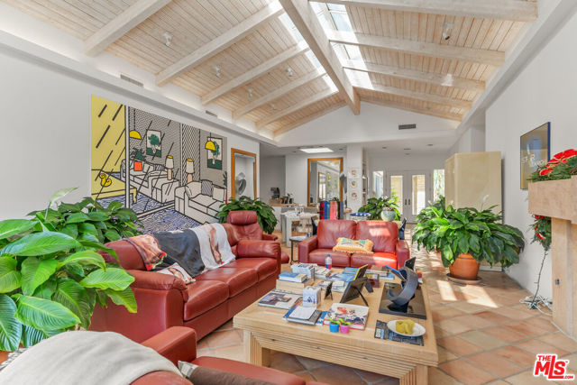 7 Churchill Lane, Rancho Mirage CA: https://media.crmls.org/mediaz/bbbed2c9-de06-499c-9cbb-b506901f2973.jpg