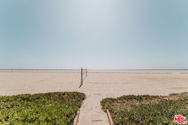 Image 41 of 54 For 966 Palisades Beach Road
