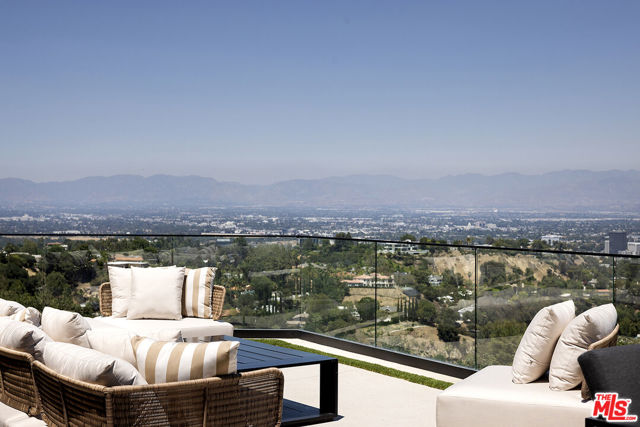 Drew Fenton | 16401 Mulholland Drive Los Angeles CA | MLS: 7706113