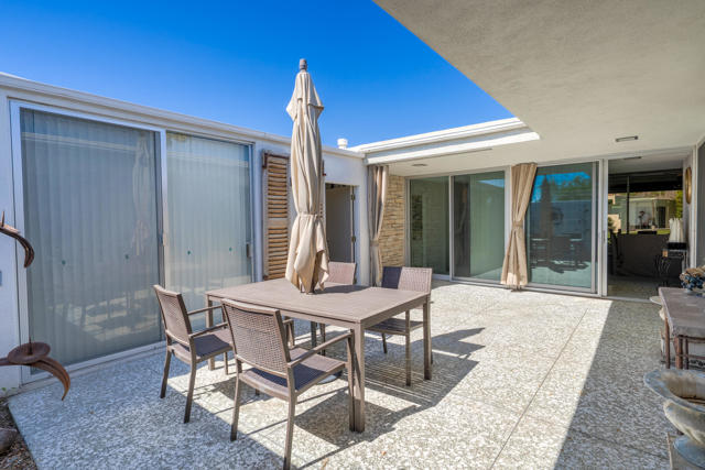 74 Lakeview Drive, Palm Springs CA: https://media.crmls.org/mediaz/bbbf4cb9-2398-4873-a919-ea6991d0df2e.jpg
