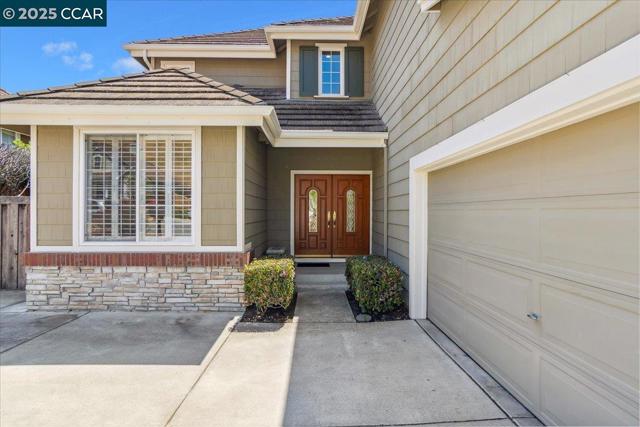 3062 Windmill Canyon Dr, Clayton CA: https://media.crmls.org/mediaz/bbbfcbb2-2931-4e63-b3b1-7d9602fb3786.jpg