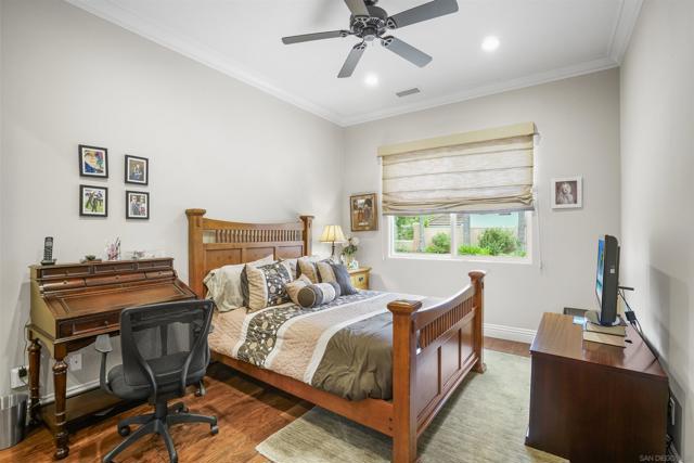 10636 Birch Bluff Ave, San Diego CA: https://media.crmls.org/mediaz/bbc0009f-d521-4bdd-99ec-446361ccfc5c.jpg