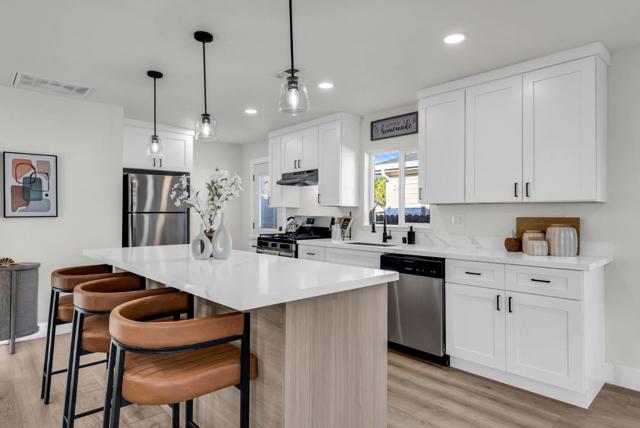 1539 E San Fernando Street, San Jose CA: https://media.crmls.org/mediaz/bbc02ce2-cad8-4c86-bd78-1495dc0d90b5.jpg