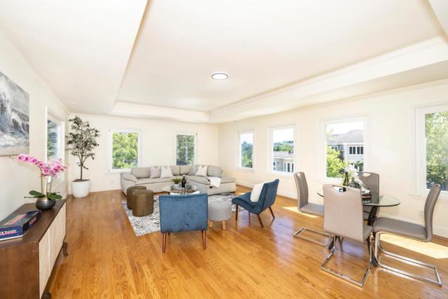 75 Eugenia Way, Hillsborough CA: https://media.crmls.org/mediaz/bbc03eec-e04c-4699-b624-23b554f9ed8e.jpg