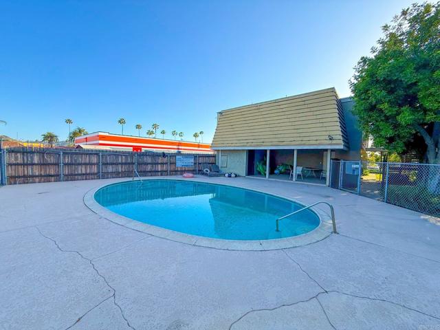 166 N 1St Street, El Cajon CA: https://media.crmls.org/mediaz/bbc0f9c7-76bf-4b3e-b3ab-82b3651ec612.jpg