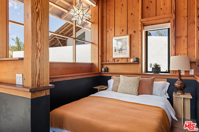 Image 18 of 19 For 53252 Pipes Canyon Road