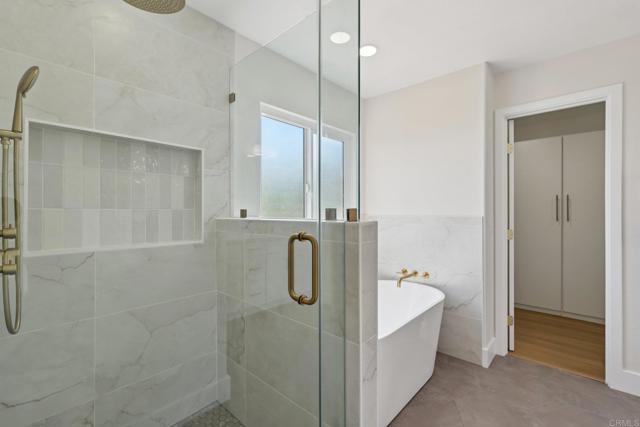 5471 Papagallo Drive, Oceanside CA: https://media.crmls.org/mediaz/bbc15aa9-a70b-4a45-ba5a-b33d9c28b7fe.jpg