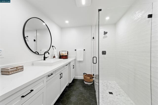 2188 1st Ave, Napa CA: https://media.crmls.org/mediaz/bbc249f8-1841-4404-9762-7a08a6cc670d.jpg