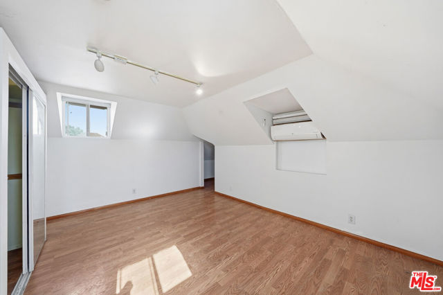 1147 S Westlake Avenue, Los Angeles CA: https://media.crmls.org/mediaz/bbc2d266-0168-4153-b531-fd9052639e5c.jpg