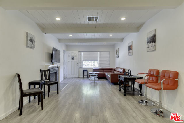 11812 RANDALL Street, Sun Valley CA: https://media.crmls.org/mediaz/bbc30404-f440-4085-bf73-f7cad29785e9.jpg