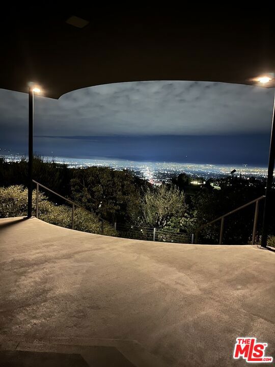 14513 Mulholland Drive — Mid Century Modern