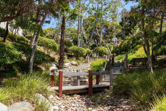 6317 CAMINITO DEL PASTEL, San Diego CA: https://media.crmls.org/mediaz/bbc48f6b-c424-4627-8750-ec671f328172.jpg