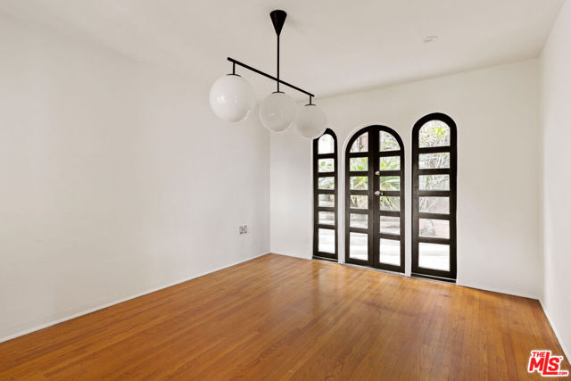 6856 Los Altos Place, Los Angeles CA: https://media.crmls.org/mediaz/bbc4c63f-ee3a-418f-8356-6e2b786a8e27.jpg